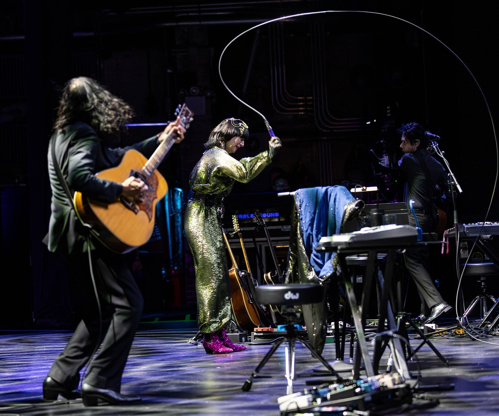 Yeah Yeah Yeahs wrapped up Hidden in Pieces tour with 3 Beacon Theatre shows (pics, video, setlists)