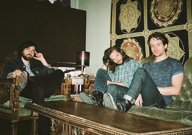 Canadian garage-pop trio Young Rival ready new EP (listen to “Let Me Go On”)