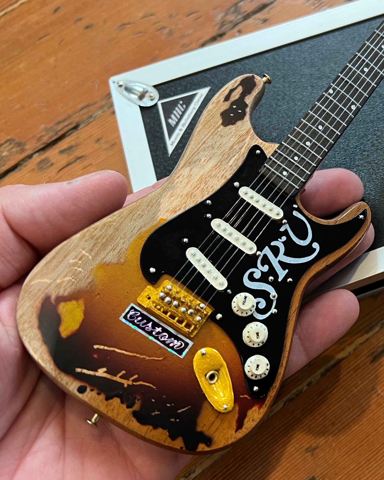 MINI CASE & GUITAR STEVIE RAY VAUGHAN SRV #1 DISTRESSED MINI FENDER™ STRAT™ GUITAR REPLICA