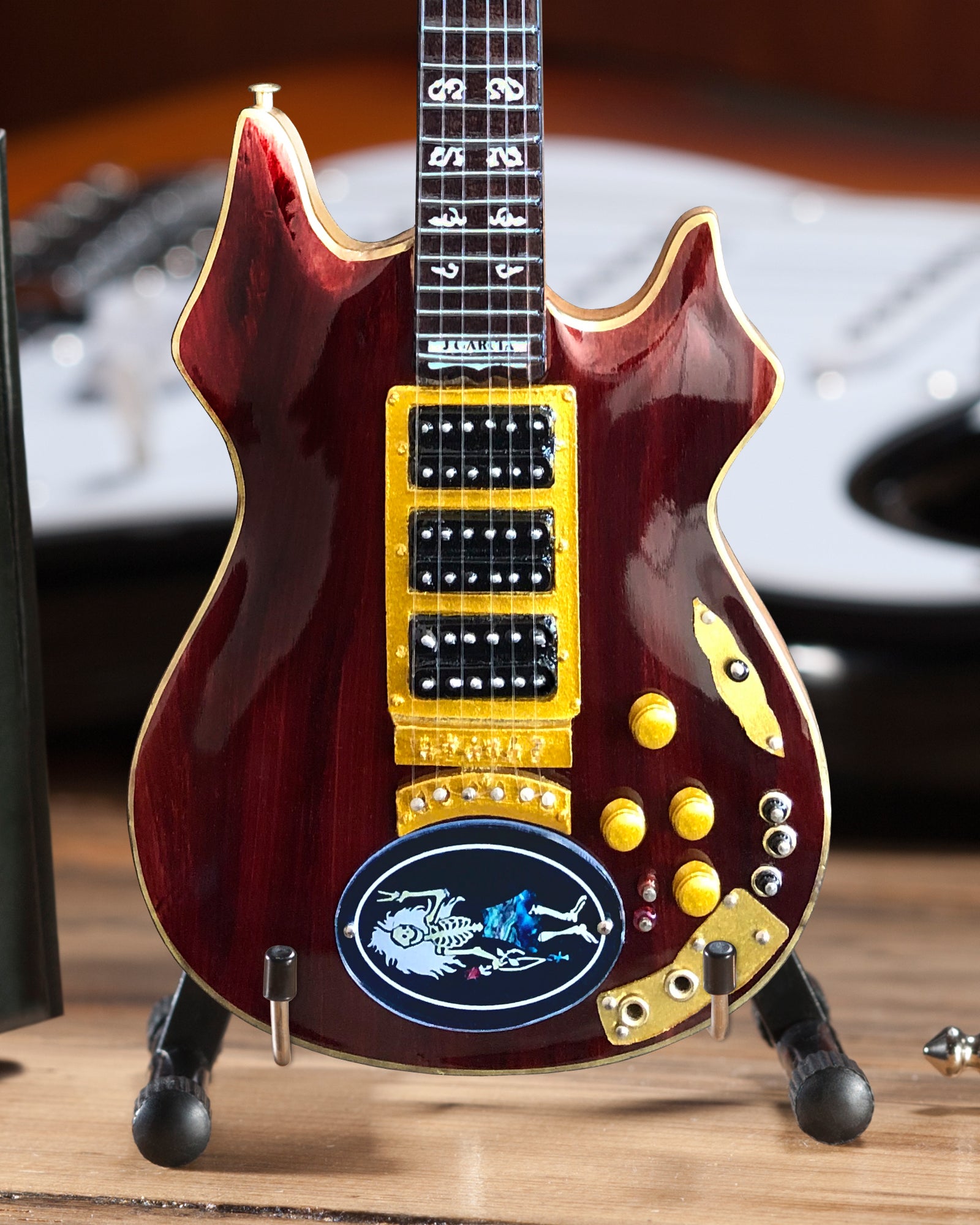 JERRY GARCIA™ ROSEBUD™ TRIBUTE MINI GUITAR REPLICA - OFFICIALLY LICENS